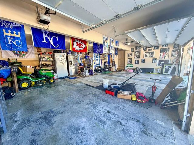 21805 E 32nd Terrace S, Independence, MO 64057