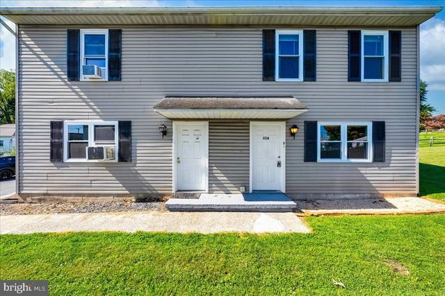33-33A W PENNSYLVANIA AVE, Stewartstown, PA 17363