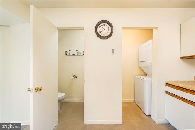 33-33A W PENNSYLVANIA AVE, Stewartstown, PA 17363