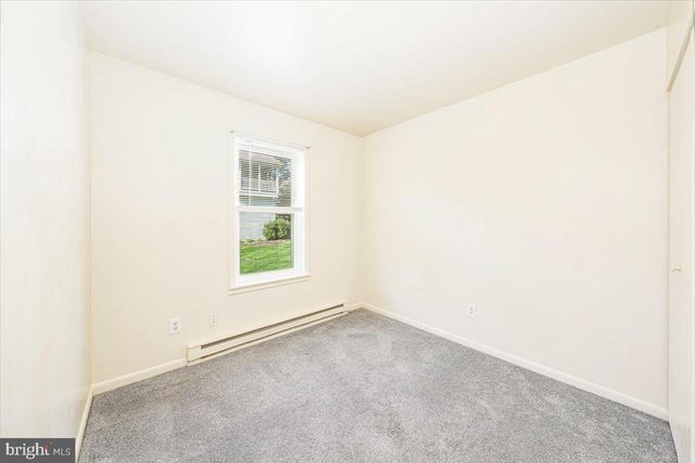 33-33A W PENNSYLVANIA AVE, Stewartstown, PA 17363