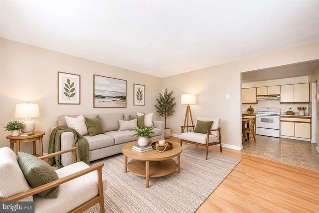 33-33A W PENNSYLVANIA AVE, Stewartstown, PA 17363