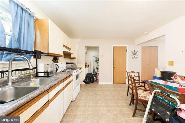 33-33A W PENNSYLVANIA AVE, Stewartstown, PA 17363
