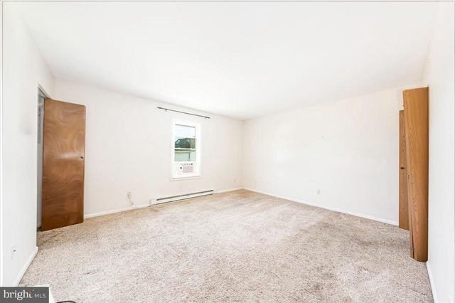33-33A W PENNSYLVANIA AVE, Stewartstown, PA 17363