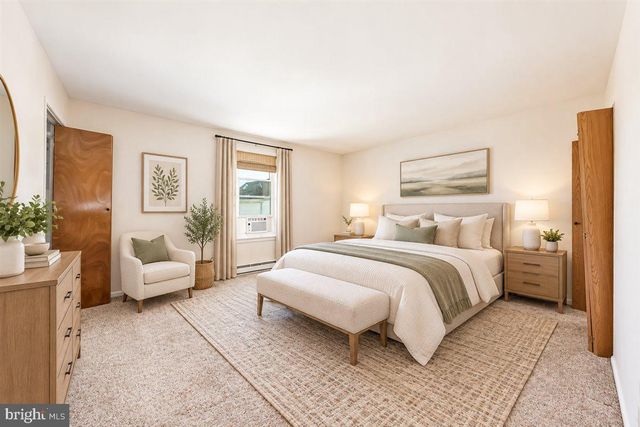 33-33A W PENNSYLVANIA AVE, Stewartstown, PA 17363