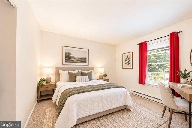 33-33A W PENNSYLVANIA AVE, Stewartstown, PA 17363