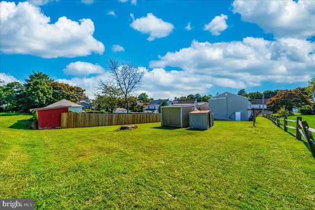 33-33A W PENNSYLVANIA AVE, Stewartstown, PA 17363