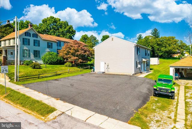 33-33A W PENNSYLVANIA AVE, Stewartstown, PA 17363