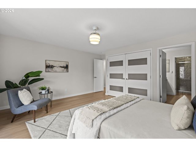 200 BURNHAM Rd 311, Lake Oswego, OR 97034