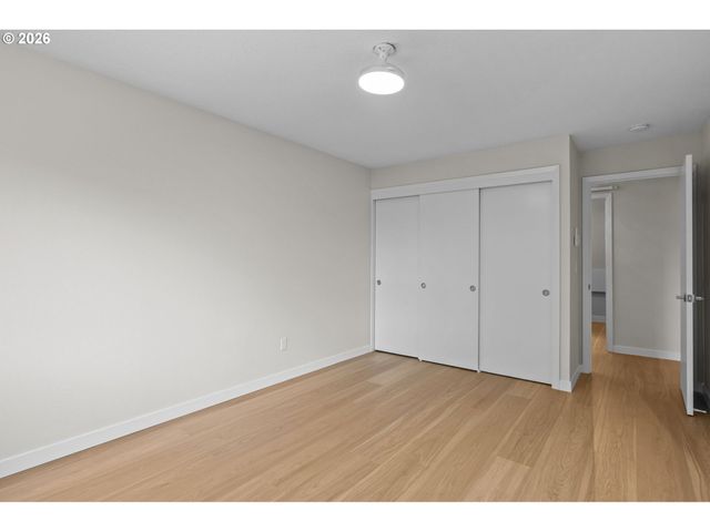 200 BURNHAM Rd 311, Lake Oswego, OR 97034