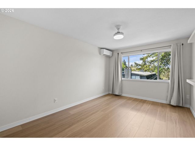 200 BURNHAM Rd 311, Lake Oswego, OR 97034