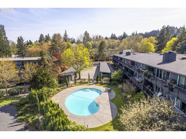 200 BURNHAM Rd 311, Lake Oswego, OR 97034