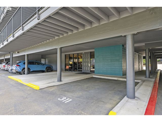 200 BURNHAM Rd 311, Lake Oswego, OR 97034