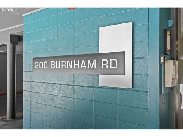 200 BURNHAM Rd 311, Lake Oswego, OR 97034