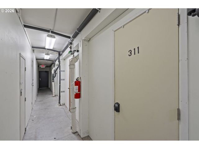 200 BURNHAM Rd 311, Lake Oswego, OR 97034