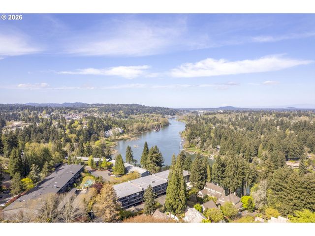 200 BURNHAM Rd 311, Lake Oswego, OR 97034