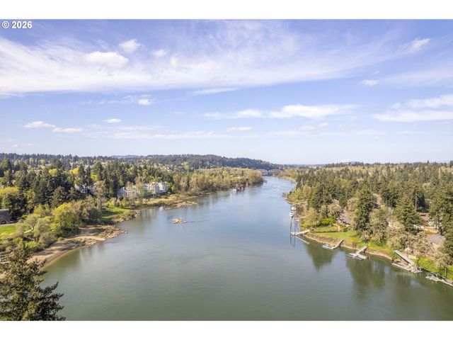 200 BURNHAM Rd 311, Lake Oswego, OR 97034