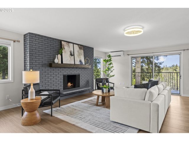 200 BURNHAM Rd 311, Lake Oswego, OR 97034