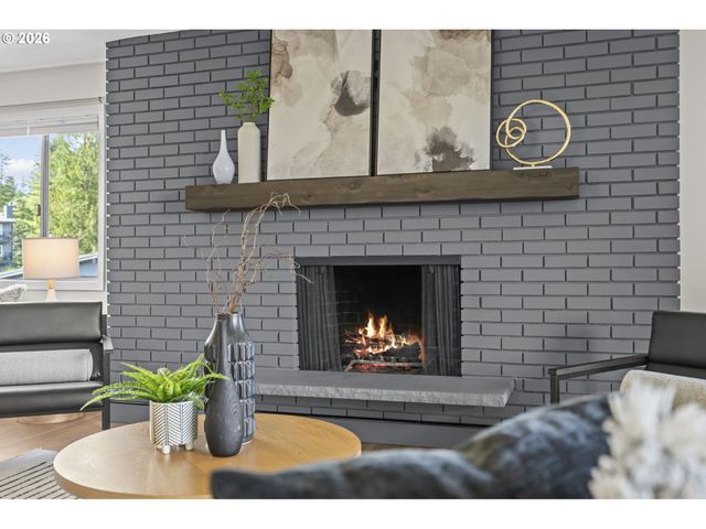 200 BURNHAM Rd 311, Lake Oswego, OR 97034