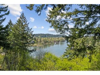 200 BURNHAM Rd 311, Lake Oswego, OR 97034