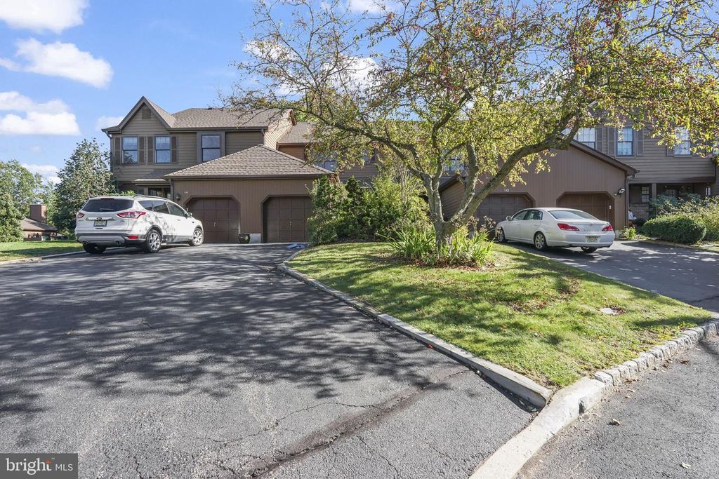 62 DANIELLE CT, LAWRENCE TOWNSHIP, NJ 08648 — exterior