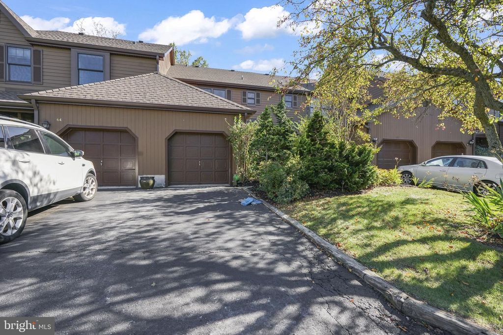 62 DANIELLE CT, LAWRENCE TOWNSHIP, NJ 08648 — photo 2