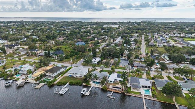 704 BAYSHORE DRIVE, Tarpon Springs, FL 34689