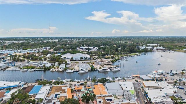 704 BAYSHORE DRIVE, Tarpon Springs, FL 34689