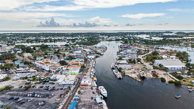 704 BAYSHORE DRIVE, Tarpon Springs, FL 34689