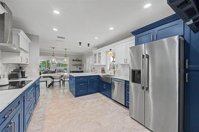 704 BAYSHORE DRIVE, Tarpon Springs, FL 34689