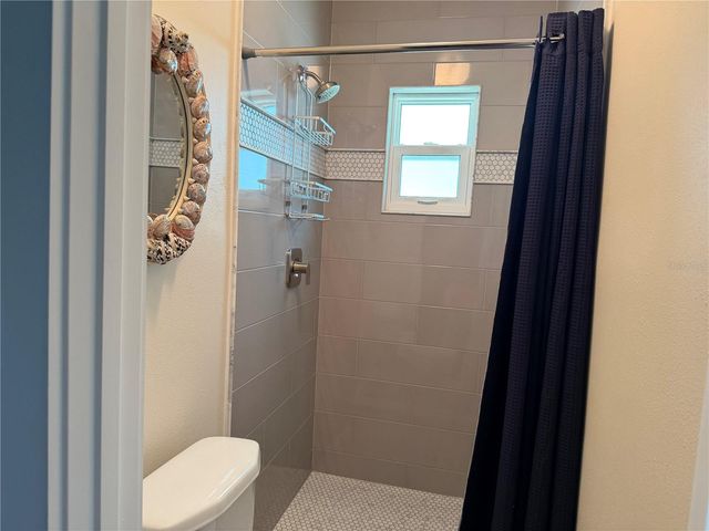 704 BAYSHORE DRIVE, Tarpon Springs, FL 34689