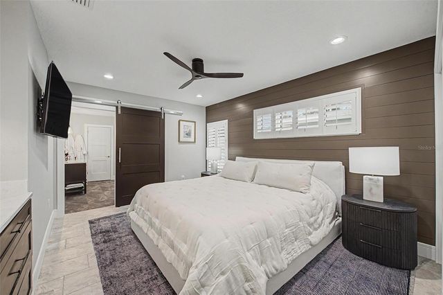 704 BAYSHORE DRIVE, Tarpon Springs, FL 34689