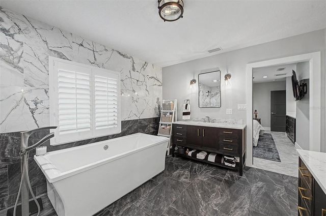 704 BAYSHORE DRIVE, Tarpon Springs, FL 34689