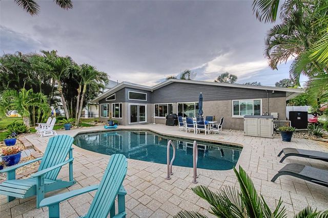 704 BAYSHORE DRIVE, Tarpon Springs, FL 34689