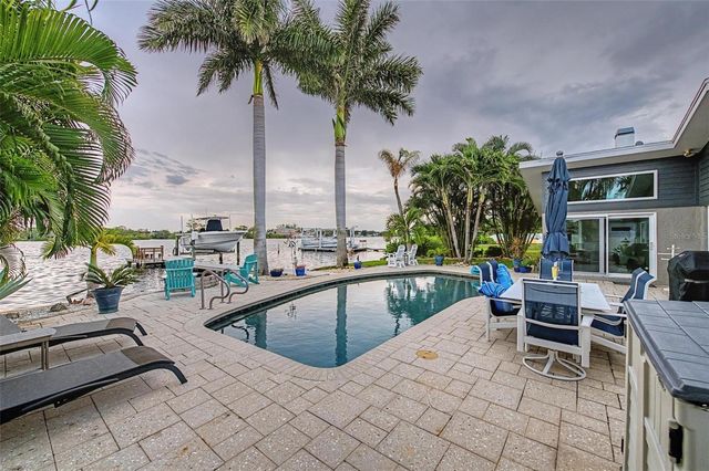 704 BAYSHORE DRIVE, Tarpon Springs, FL 34689