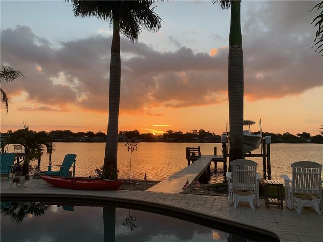 704 BAYSHORE DRIVE, Tarpon Springs, FL 34689