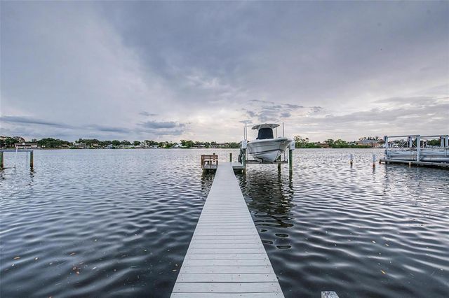 704 BAYSHORE DRIVE, Tarpon Springs, FL 34689