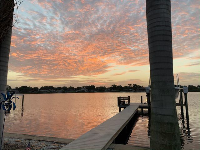 704 BAYSHORE DRIVE, Tarpon Springs, FL 34689
