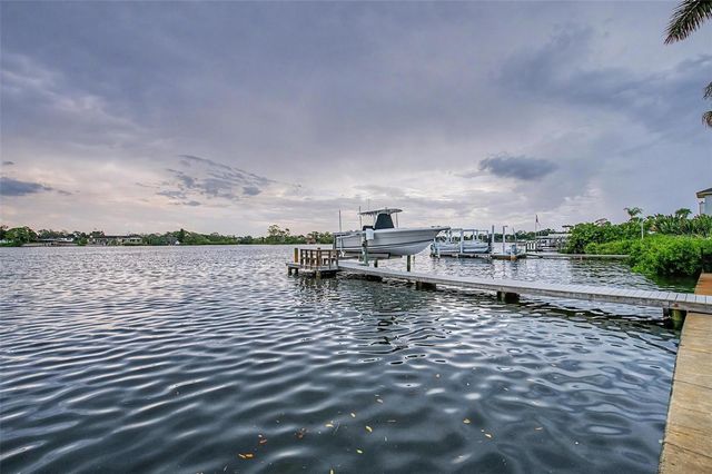 704 BAYSHORE DRIVE, Tarpon Springs, FL 34689