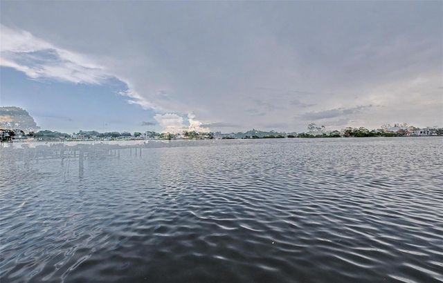 704 BAYSHORE DRIVE, Tarpon Springs, FL 34689