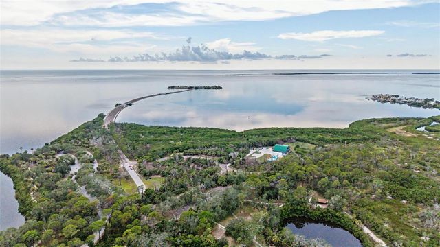 704 BAYSHORE DRIVE, Tarpon Springs, FL 34689