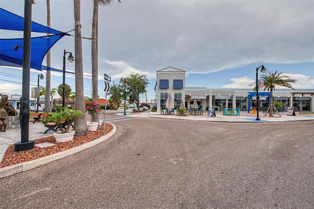 704 BAYSHORE DRIVE, Tarpon Springs, FL 34689