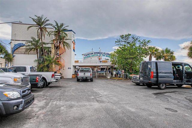 704 BAYSHORE DRIVE, Tarpon Springs, FL 34689