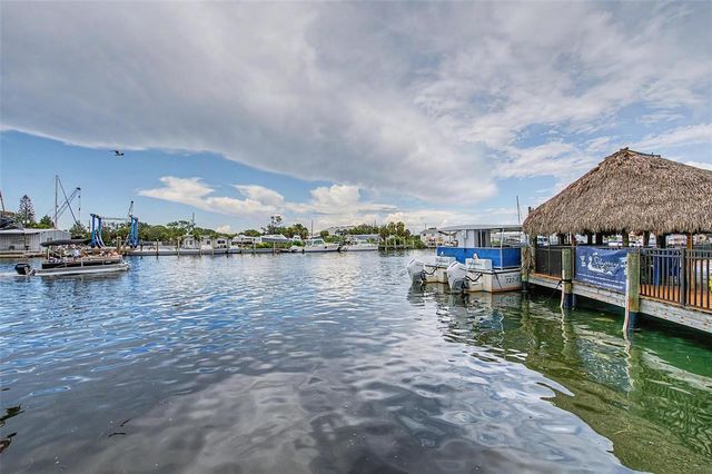704 BAYSHORE DRIVE, Tarpon Springs, FL 34689