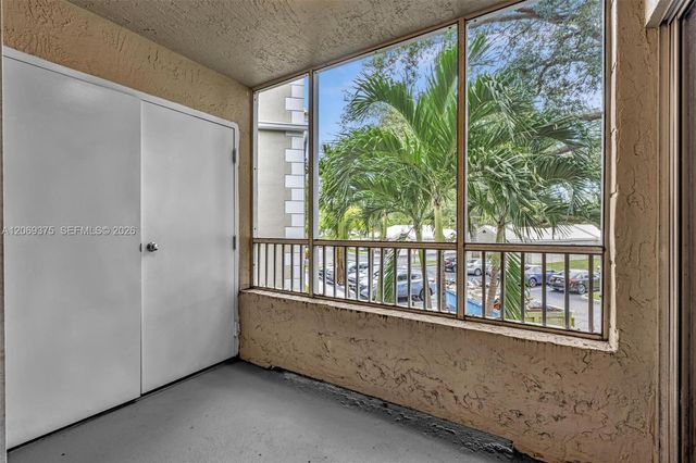 2850 N Oakland Forest Drive 208, Oakland Park, FL 33309