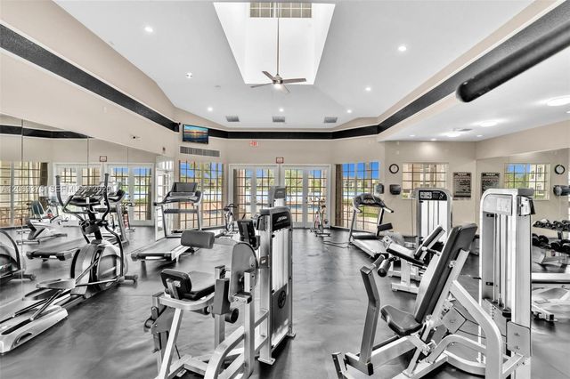 2850 N Oakland Forest Drive 208, Oakland Park, FL 33309