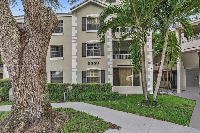2850 N Oakland Forest Drive 208, Oakland Park, FL 33309