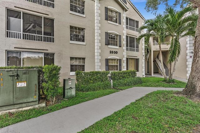 2850 N Oakland Forest Drive 208, Oakland Park, FL 33309
