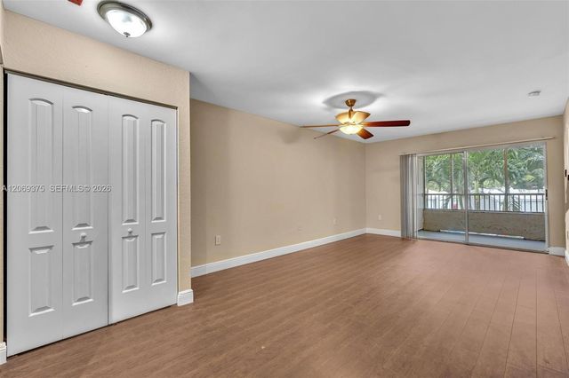 2850 N Oakland Forest Drive 208, Oakland Park, FL 33309
