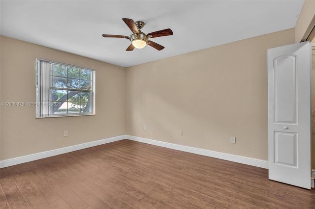 2850 N Oakland Forest Drive 208, Oakland Park, FL 33309