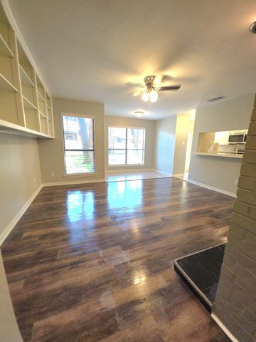 1308 Memory Lane 5111, Arlington, TX 76011